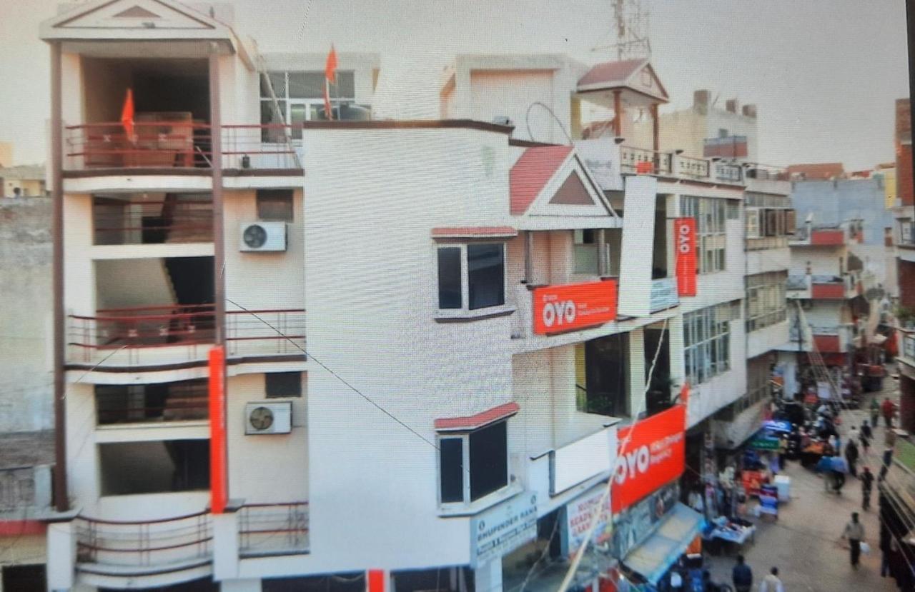 Hotel Holiday Inn Paradise Chandīgarh エクステリア 写真