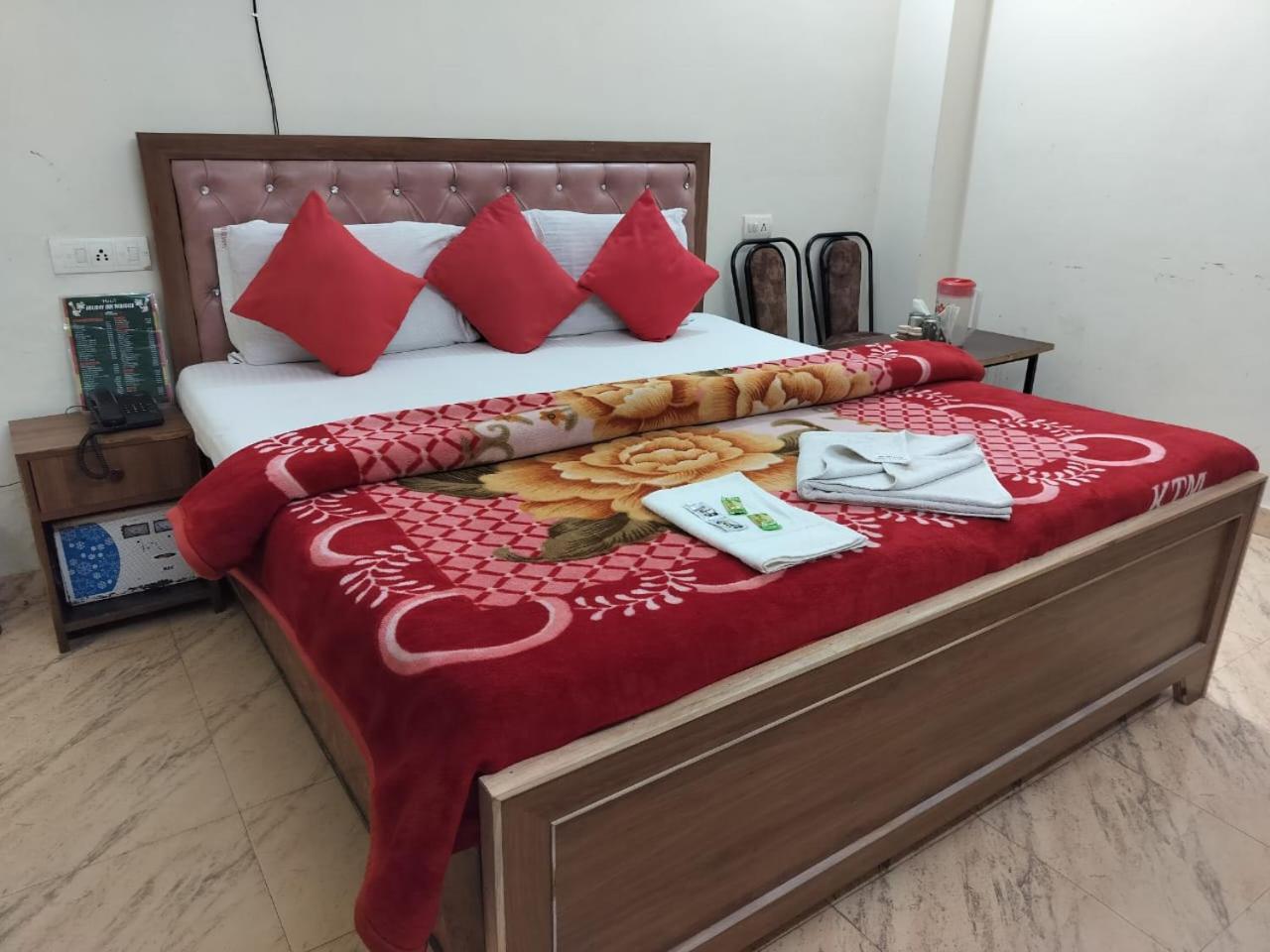 Hotel Holiday Inn Paradise Chandīgarh エクステリア 写真