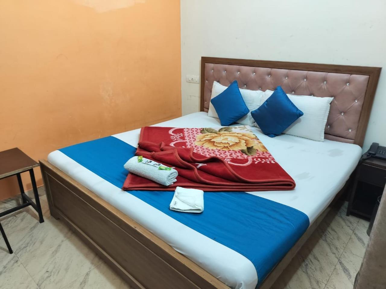 Hotel Holiday Inn Paradise Chandīgarh エクステリア 写真