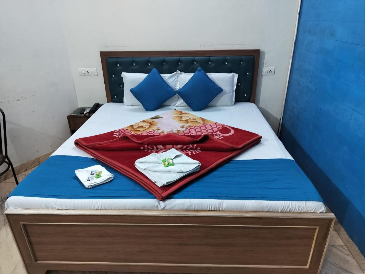 Hotel Holiday Inn Paradise Chandīgarh エクステリア 写真