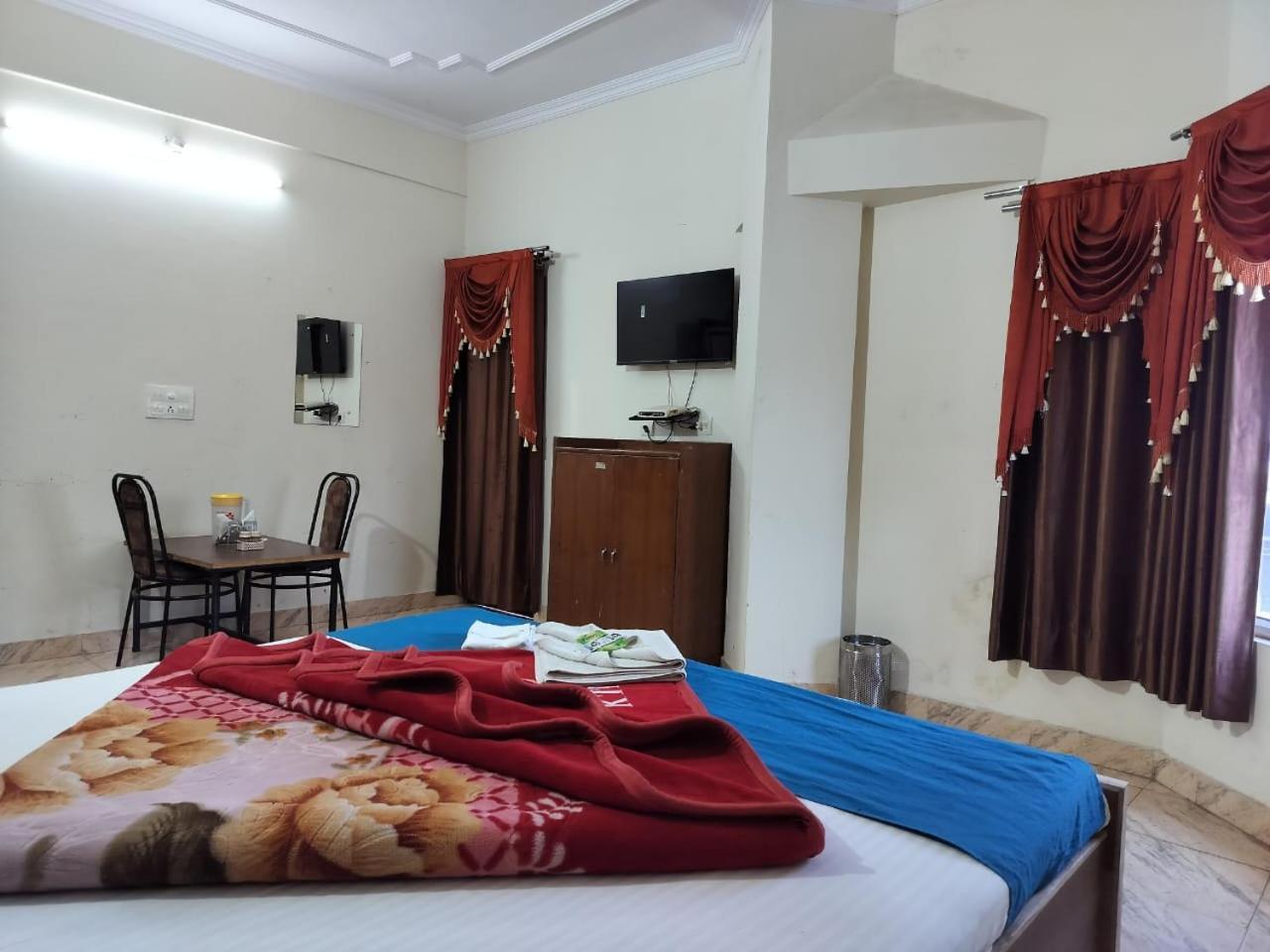 Hotel Holiday Inn Paradise Chandīgarh エクステリア 写真