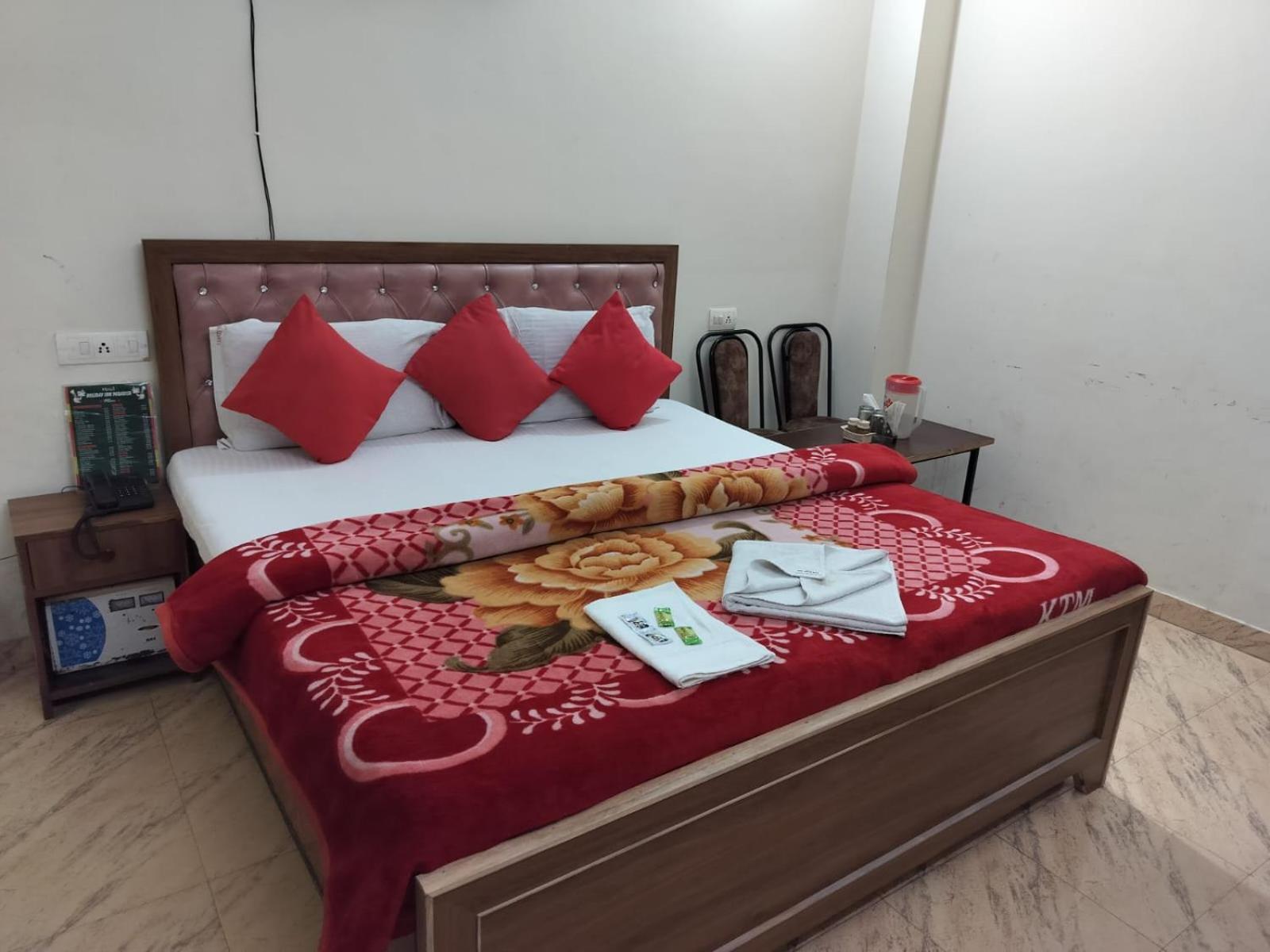 Hotel Holiday Inn Paradise Chandīgarh エクステリア 写真